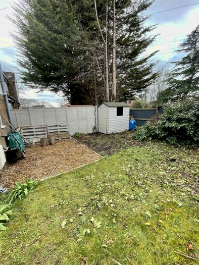 1 Bedroom Detached House To Rent In Beautifully Presented One Bedroom Property £. Pcm, BH17