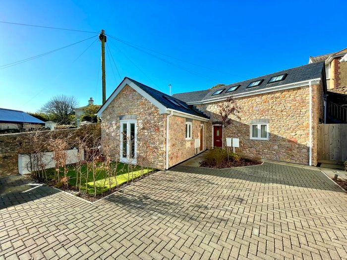 1 Bedroom Semi-Detached Bungalow To Rent In Furzehill Road, Torquay, TQ1