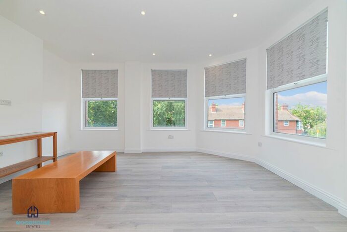 2 Bedroom Flat To Rent In Friern Barnet Road, London, N11