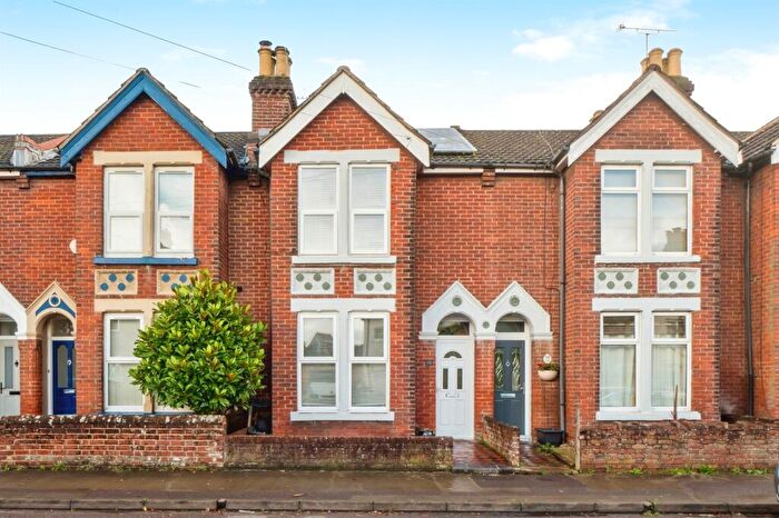 2 Bedroom Terraced House For Sale In Dutton Lane, Eastleigh, SO50