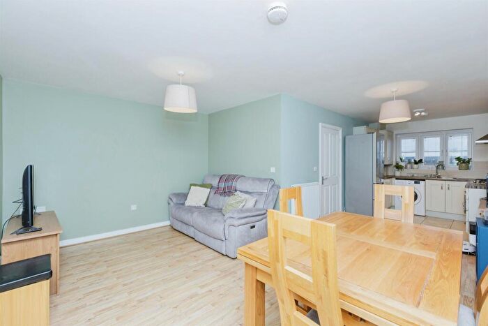 3 Bedroom Town House For Sale In Buxton Crescent, Broughton Astley, Leicester, LE9