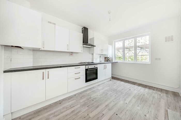 3 Bedroom Flat To Rent In Bedgebury Gardens, London, SW19