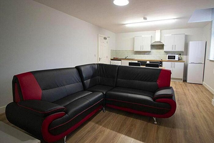 4 Bedroom House To Rent In Mansfield Road, Nottingham, NG1