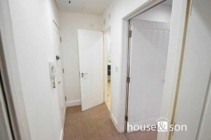 1 Bedroom Apartment For Sale In St Peters Road, Bournemouth, Dorset, BH1