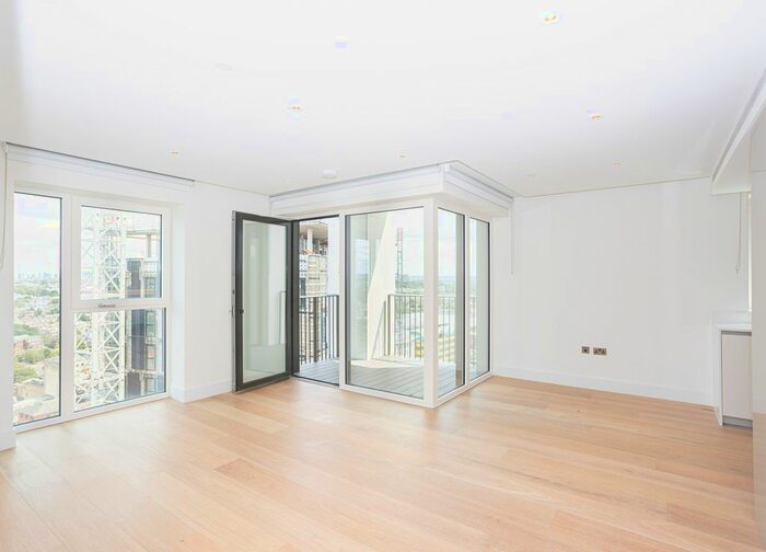 3 Bedroom Flat To Rent In White City Living, Parkside Apartments, Cascade Way, White City, W12