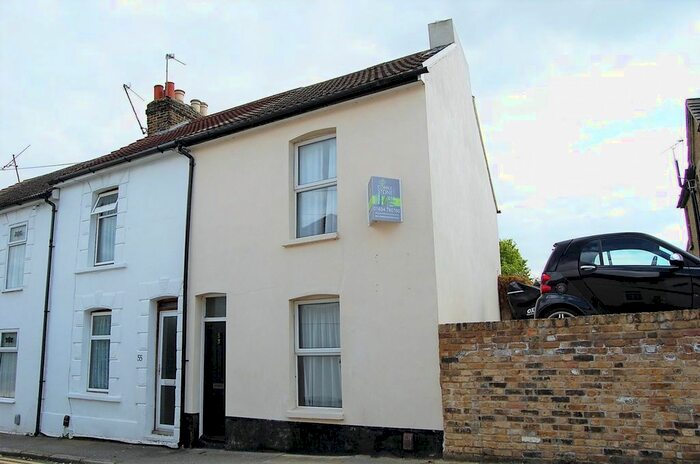 4 Bedroom End Of Terrace House To Rent In Wyles Street, Gillingham, ME7