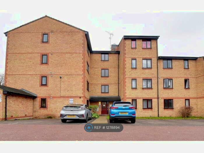 Studio To Rent In East Finchley, London N2