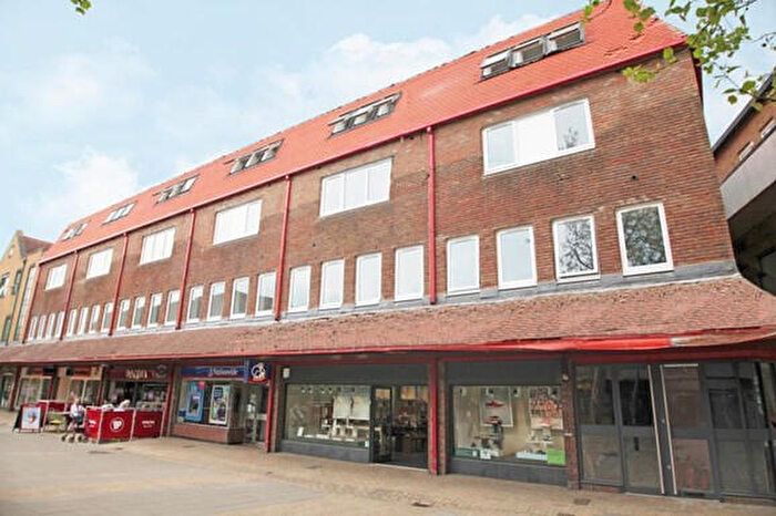 1 Bedroom Flat To Rent In Crockhamwell Road, Woodley, RG5