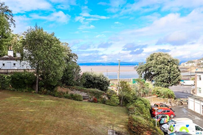 2 Bedroom Flat For Sale In Salthouse Road, Clevedon, BS21