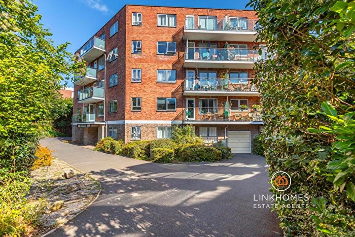 2 Bedroom Apartment For Sale In Surrey Road, Bournemouth, BH4