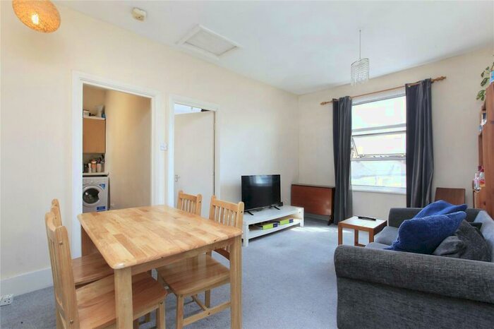 1 Bedroom Flat To Rent In Balham High Road, Balham, London, SW12