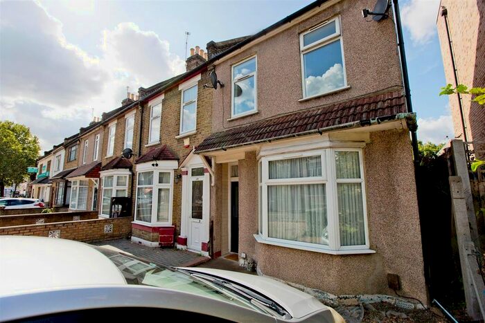 3 Bedroom Property To Rent In Chingford Mount Road, London, E4