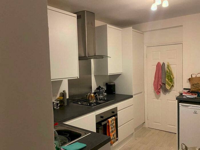 1 Bedroom Apartment To Rent In Grove Road, Mitcham, Surrey, CR4