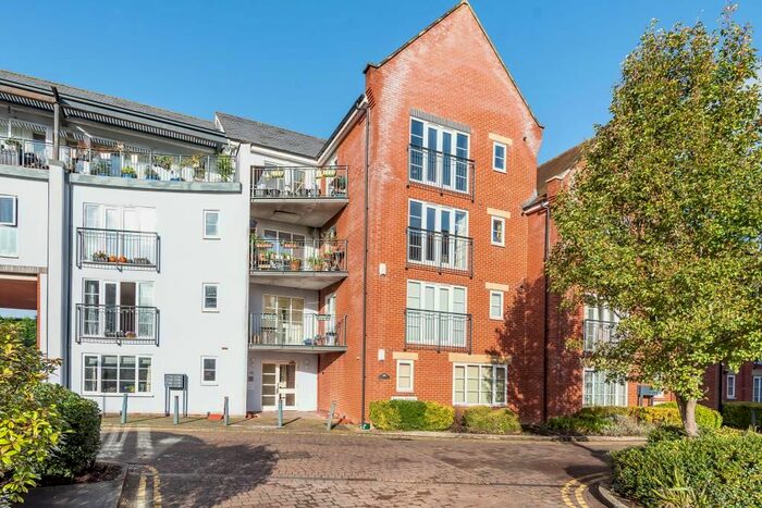 2 Bedroom Flat To Rent In Wantage, Oxfordshire, OX12