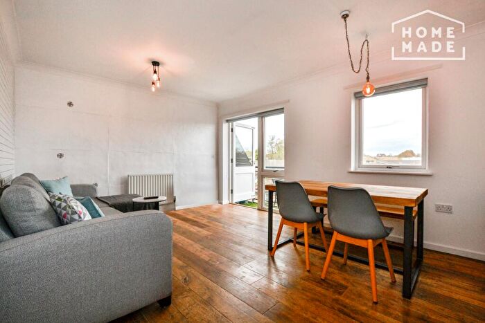 2 Bedroom Flat To Rent In Church Road Islington, N1