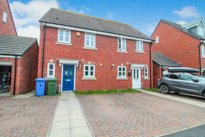 3 Bedroom Semi-Detached House To Rent In Dune Walk, Blyth, NE24
