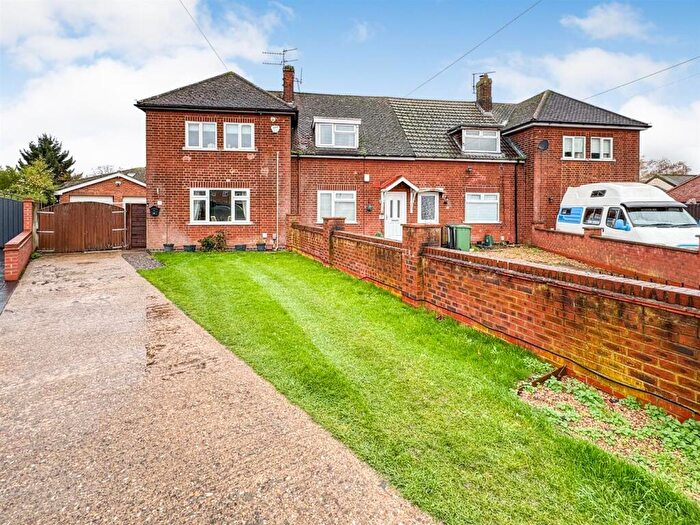 3 Bedroom End Of Terrace House For Sale In Willetts Close, Corby, NN17