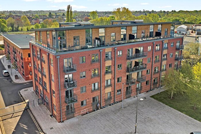 3 Bedroom Flat For Sale In Flat, Lockwheel House, Woodhouse Close, Worcester., WR5