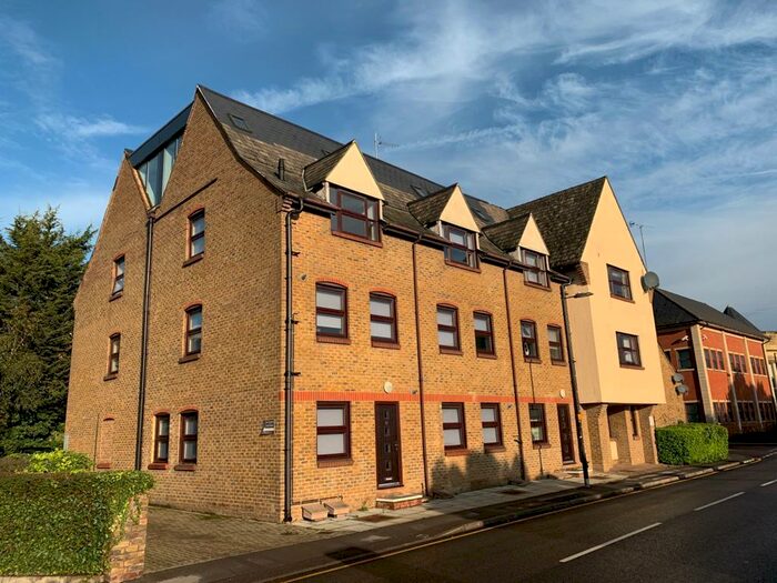 1 Bedroom Apartment To Rent In Glebe Road, Chelmsford City Centre, CM1