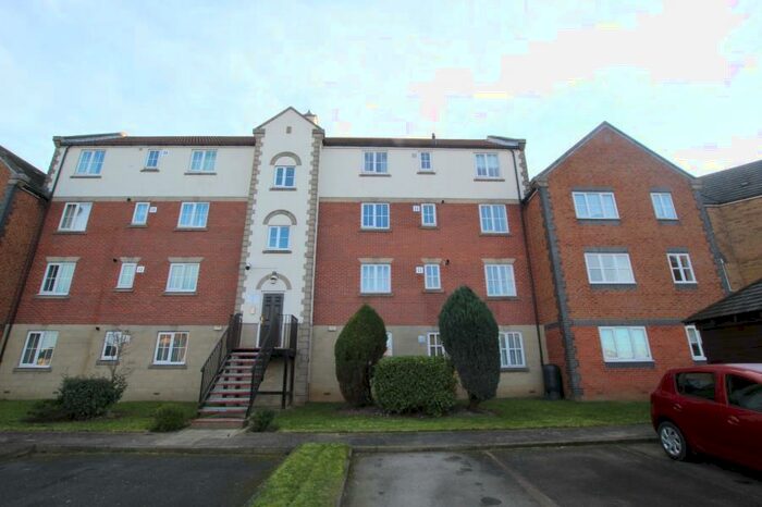 3 Bedroom Apartment To Rent In Lancelot Court, Hull, HU9