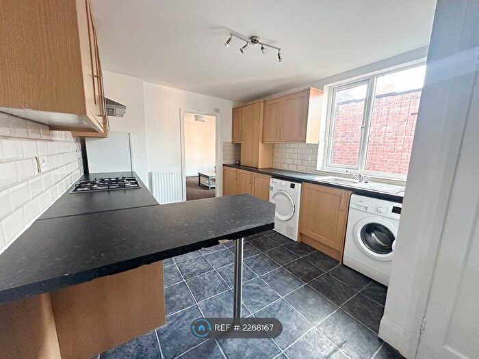 3 Bedroom Maisonette To Rent In Valley View, Jesmond, Newcastle Upon Tyne, NE2