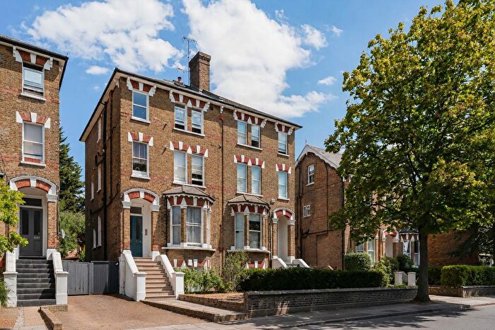 3 Bedroom Flat For Sale In Churchfield Road, Northfields, Ealing, W13