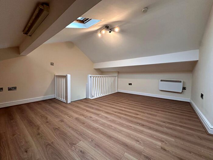 1 Bedroom Flat To Rent In Manchester Road, Denton, M34