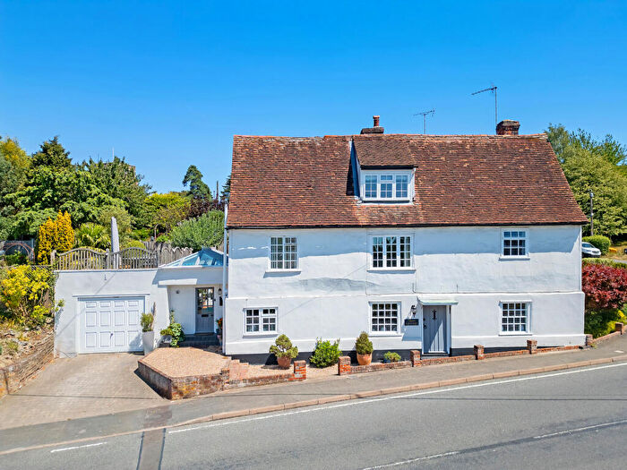4 Bedroom Link Detached House For Sale In Coggeshall Road, Feering, CO5