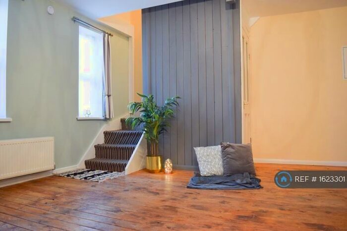 1 Bedroom Flat To Rent In King Street, Thorne, Doncaster, DN8