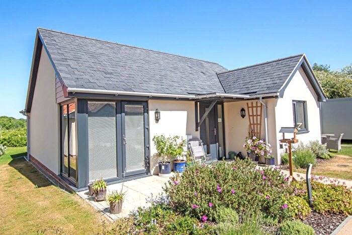 2 Bedroom Detached House For Sale In Ashtree Close, Reepham, Norwich, NR10