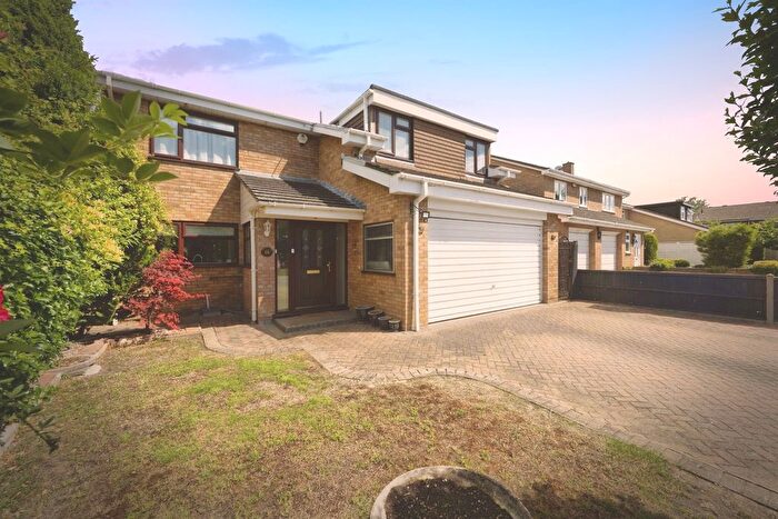 4 Bedroom Detached House For Sale In Colchester Way, Bedford, MK41