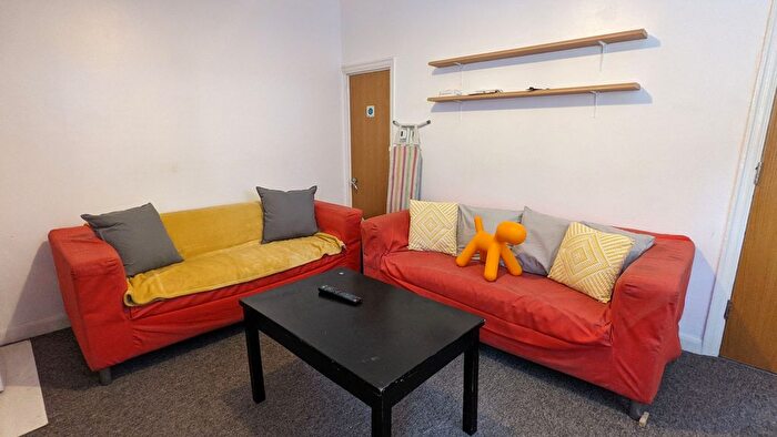 5 Bedroom Semi Detached House To Rent In Dashwood Avenue, High Wycombe, HP12