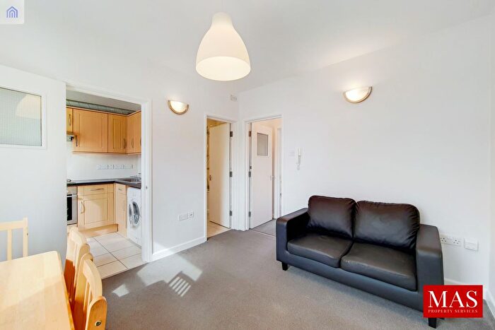 2 Bedroom Flat To Rent In Milson Road, West Kensington, W14