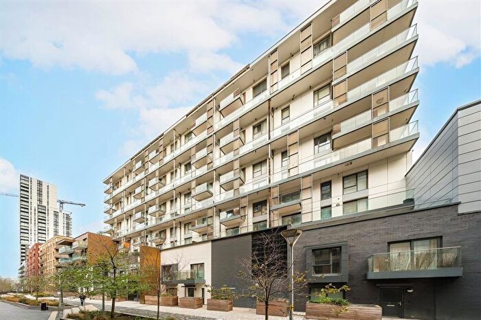 2 Bedroom Flat For Sale In Barge Walk, Greenwich, SE10