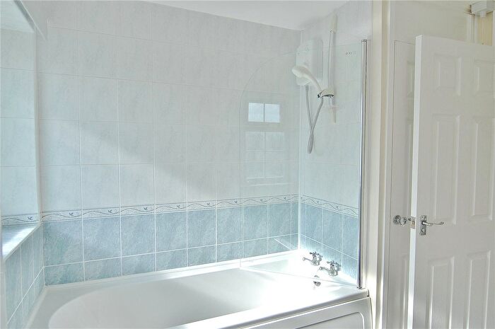 1 Bedroom Flat To Rent In Hawthorn Rise, Stroud, Gloucestershire, GL5