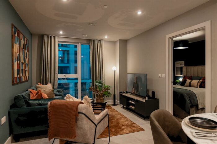 2 Bedroom Apartment To Rent In Quarry Hill, Leeds, LS2