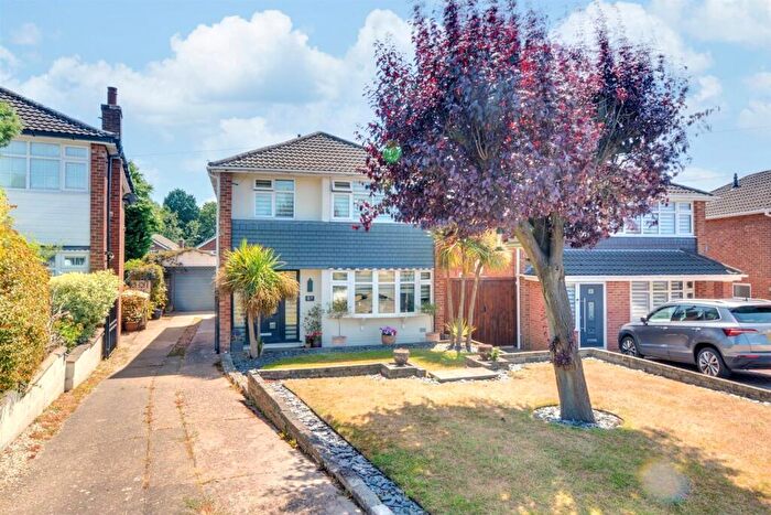 3 Bedroom Detached House For Sale In Dunvegan Drive, Nottingham, NG5