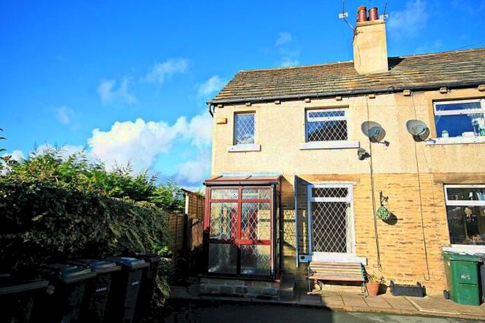2 Bedroom Property To Rent In Baildon, Shipley, West Yorkshire, BD17