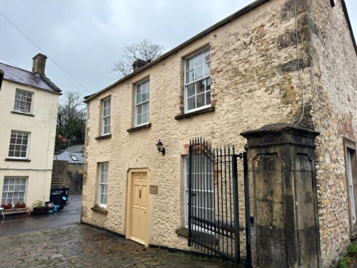2 Bedroom Cottage To Rent In Park Road, Shepton Mallet, BA4