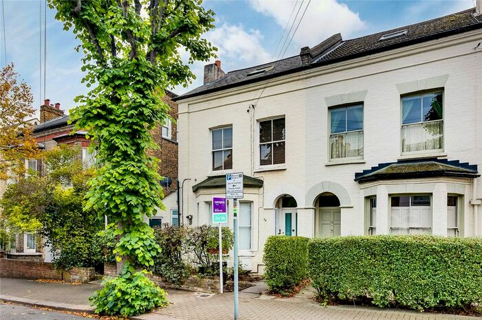 2 Bedroom Flat To Rent In Lebanon Gardens, West Hill, SW18