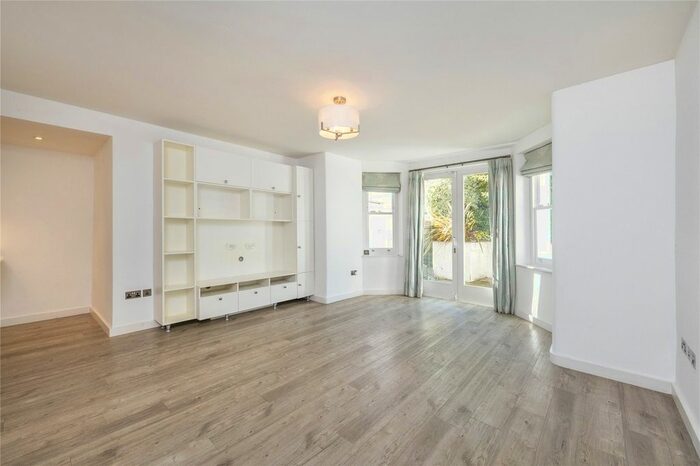 2 Bedroom Flat To Rent In Belsize Park Gardens, Belsize Park, NW3