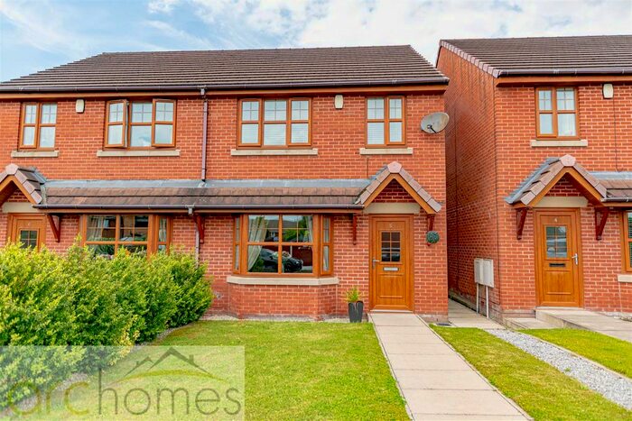 3 Bedroom Semi-Detached House To Rent In Hillside Court, Atherton, Manchester, M46