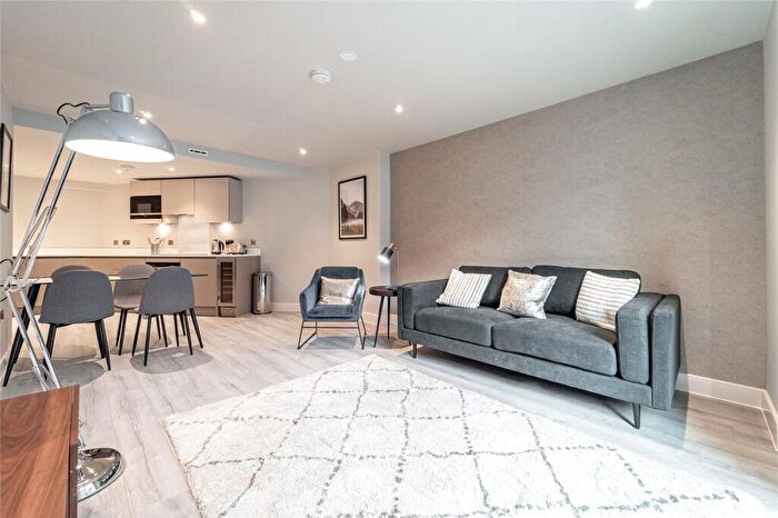 2 Bedroom Apartment To Rent In St Martins Place, Broad Street, Birmingham, West Midlands, B15