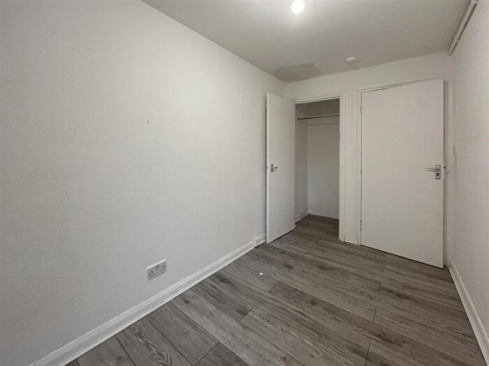 2 Bedroom Flat To Rent In Amhurst Road, Hackney, E8