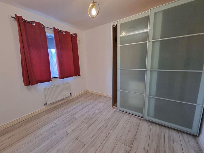 4 Bedroom Town House To Rent In Crumpsall Vale, Manchester, M9