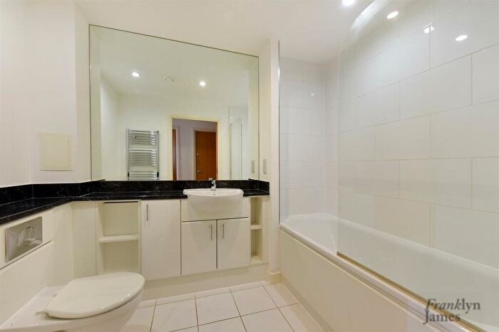 2 Bedroom Apartment For Sale In Venice Corte, Elmira Street, London, SE13
