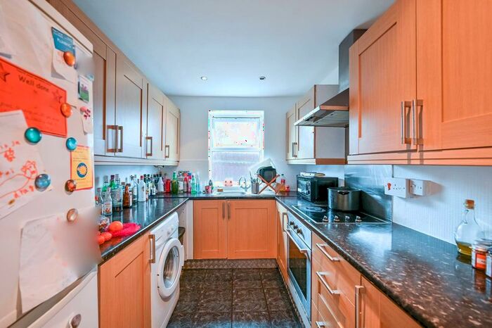 2 Bedroom Flat To Rent In Portsmouth Road, Surbiton, KT6