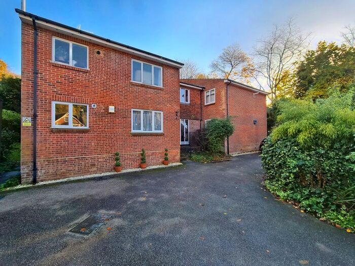 1 Bedroom Flat To Rent In Lion Lane, Haslemere, GU27