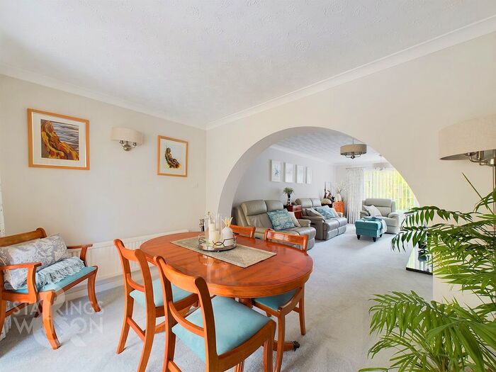 4 Bedroom Detached House For Sale In Tasburgh Road, Saxlingham Thorpe, Norwich, NR15