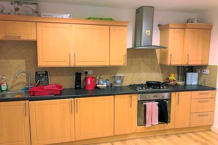 1 Bedroom Flat To Rent In Hencroft Street South, Slough, SL1